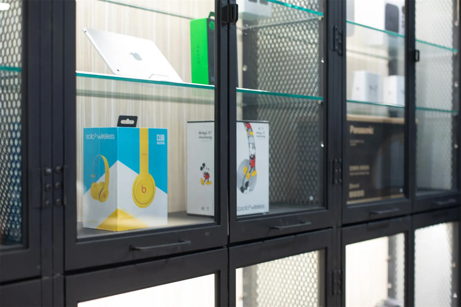 桃園收購二手蘋果商品指定門市,不論是 Apple Watch 或 AirPods,US3C 皆提供業界最高報價
